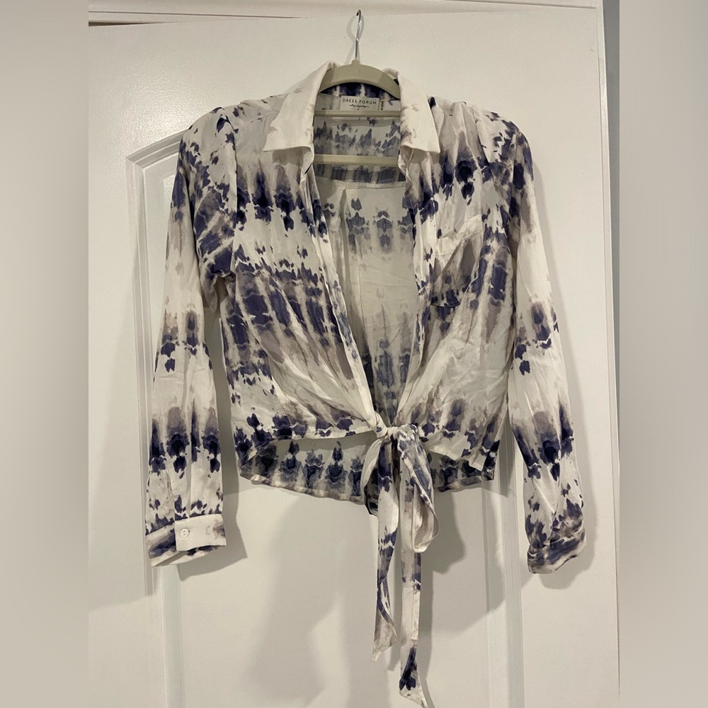 Women’s Dress Forum Tie Front Blouse size S